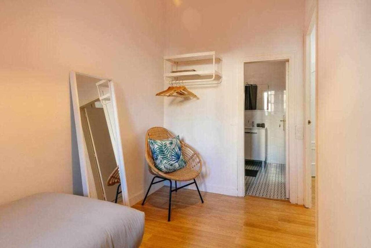 Cozy & Central Apartment Barcelona Bagian luar foto