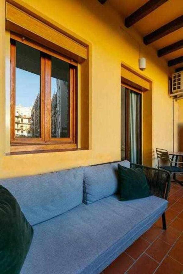 Cozy & Central Apartment Barcelona Bagian luar foto