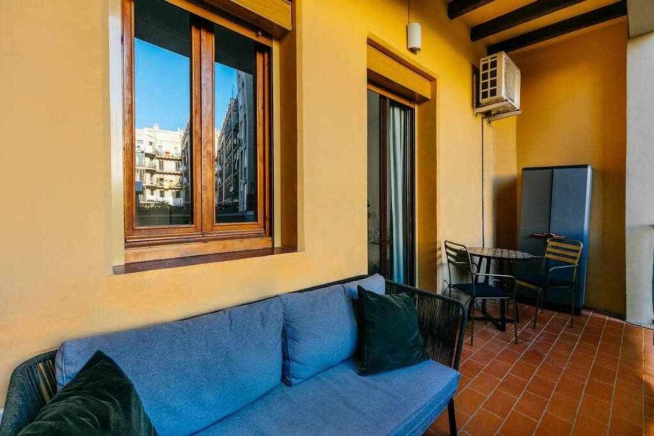 Cozy & Central Apartment Barcelona Bagian luar foto