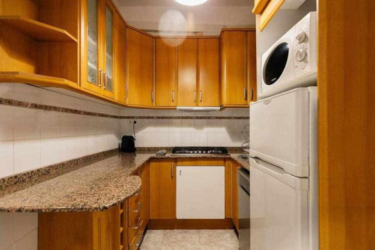 Cozy & Central Apartment Barcelona Bagian luar foto